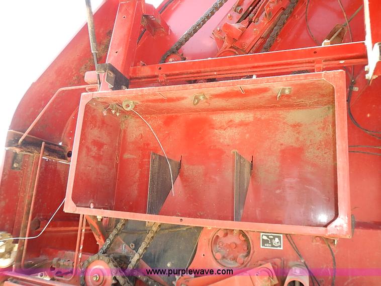 image for item I3624 2003 New Holland BR780 round baler