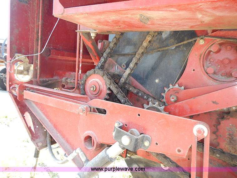 image for item I3624 2003 New Holland BR780 round baler