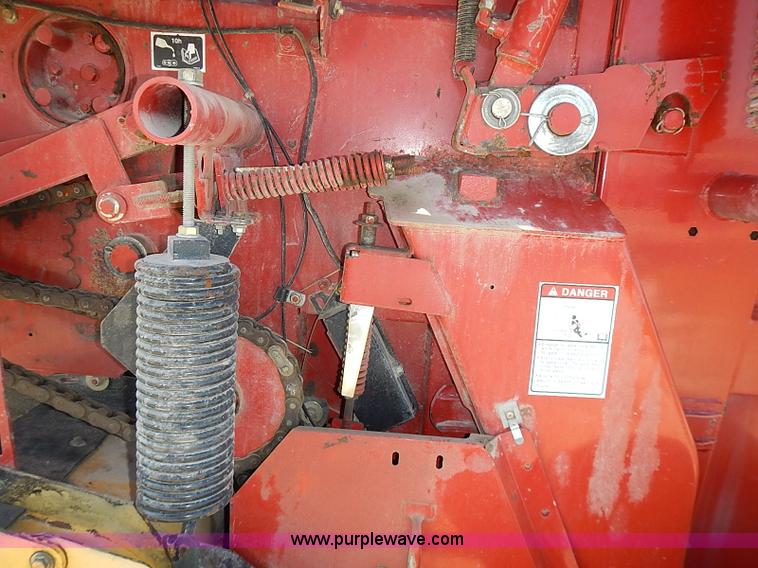 image for item I3624 2003 New Holland BR780 round baler