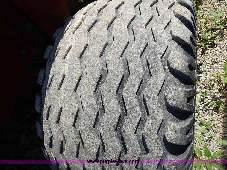 image for item I3624 2003 New Holland BR780 round baler