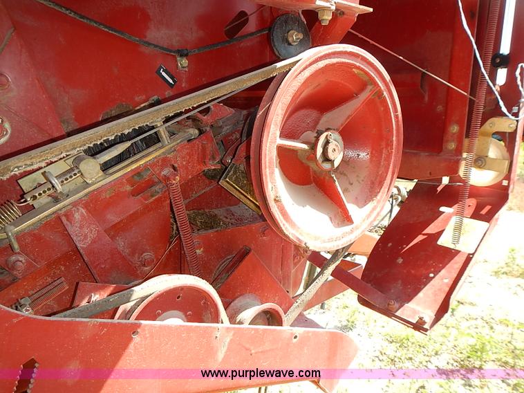 image for item I3624 2003 New Holland BR780 round baler