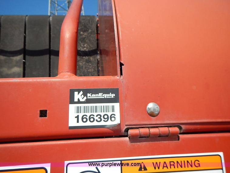 image for item I3624 2003 New Holland BR780 round baler