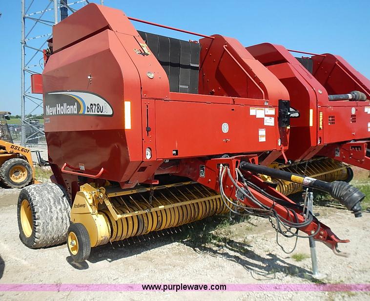 image for item I3625 2006 New Holland BR780A round baler