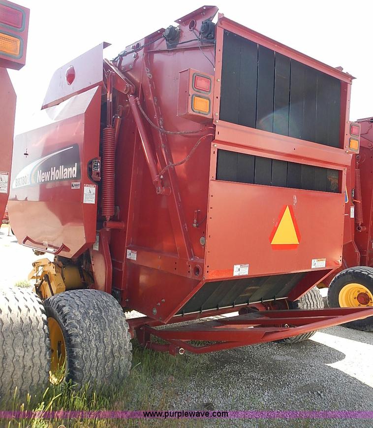 image for item I3625 2006 New Holland BR780A round baler