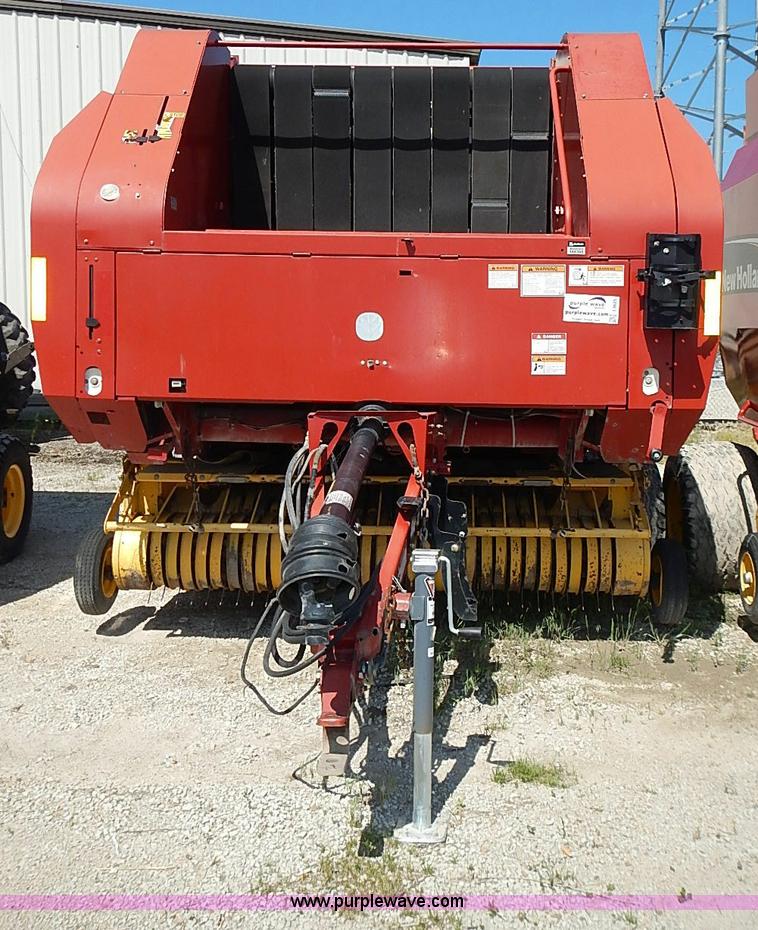 image for item I3625 2006 New Holland BR780A round baler