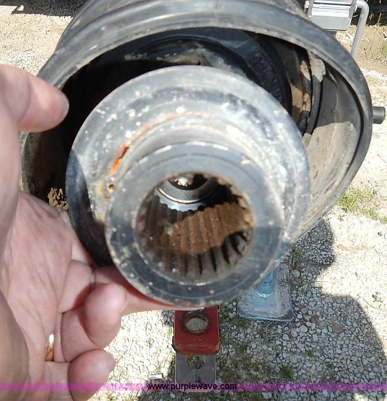 image for item I3625 2006 New Holland BR780A round baler