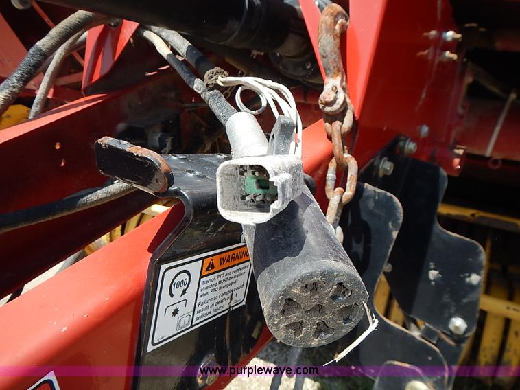 image for item I3625 2006 New Holland BR780A round baler