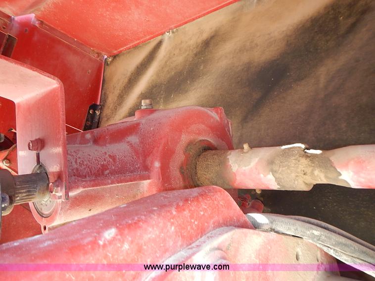 image for item I3625 2006 New Holland BR780A round baler