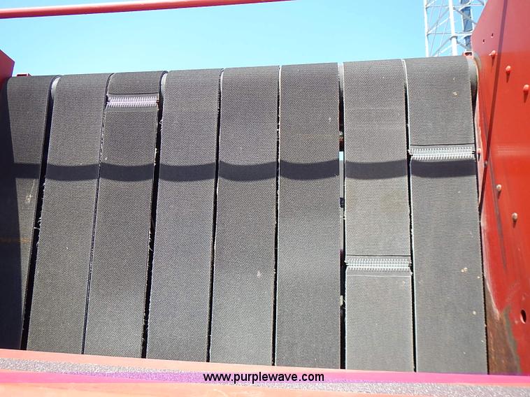 image for item I3625 2006 New Holland BR780A round baler