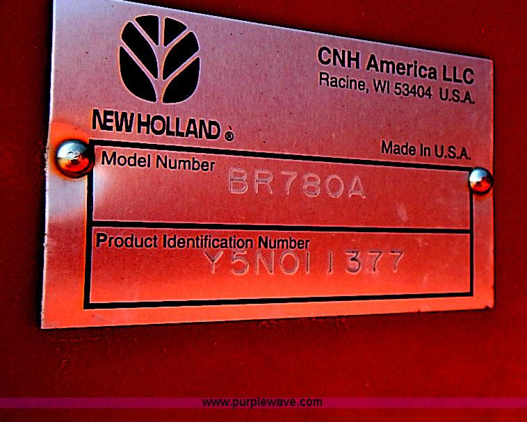 image for item I3625 2006 New Holland BR780A round baler