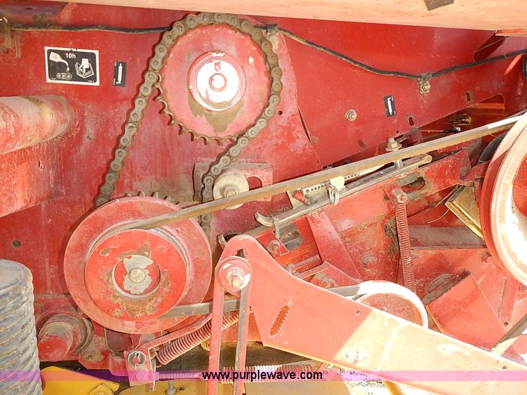 image for item I3625 2006 New Holland BR780A round baler