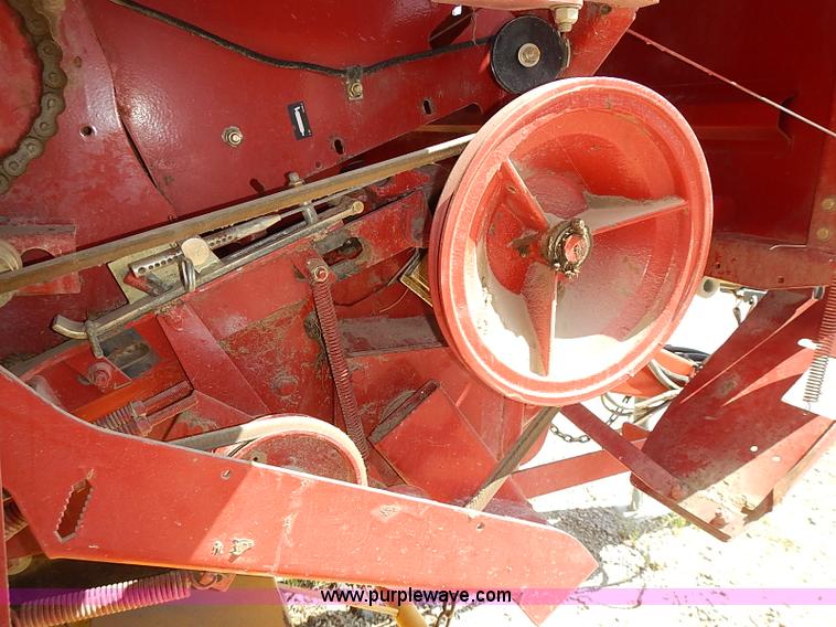 image for item I3625 2006 New Holland BR780A round baler