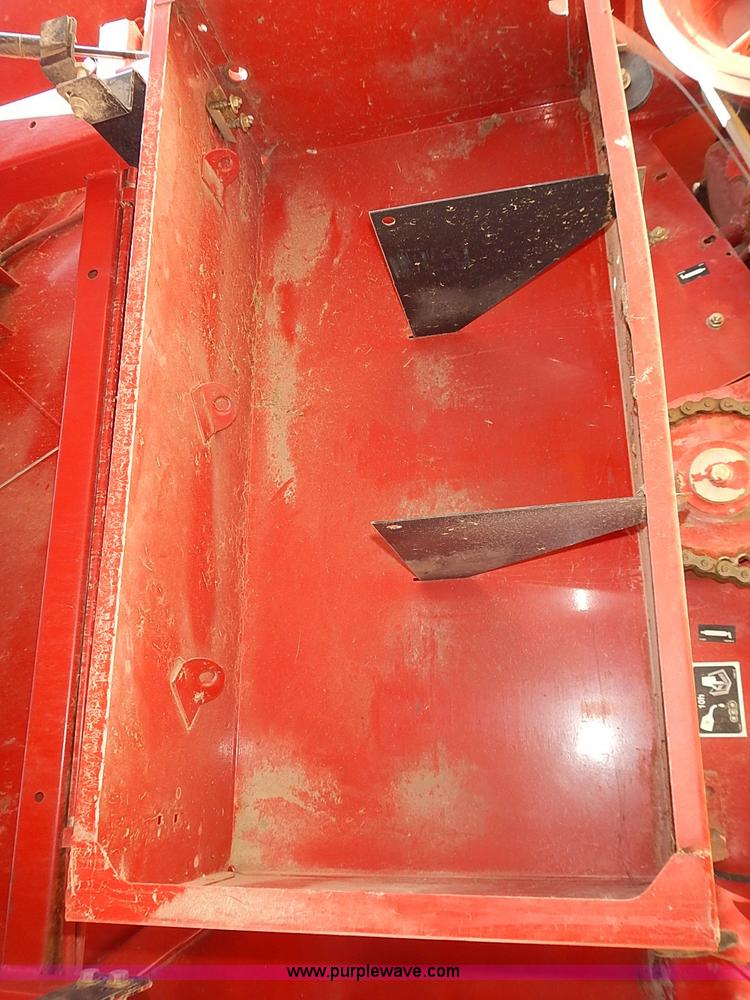 image for item I3625 2006 New Holland BR780A round baler