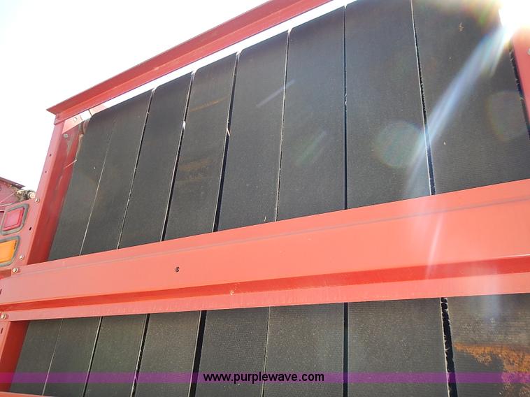 image for item I3625 2006 New Holland BR780A round baler