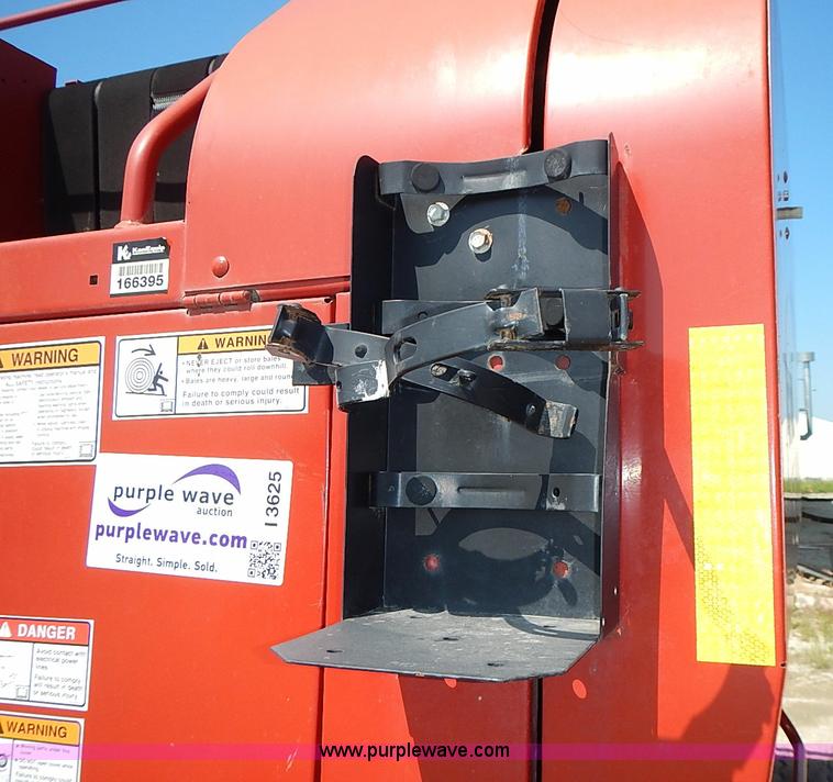 image for item I3625 2006 New Holland BR780A round baler