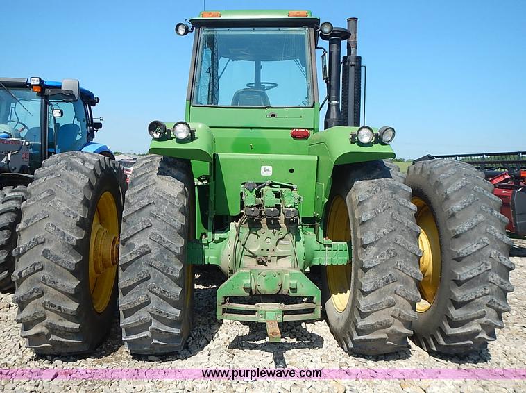 image for item I3627 1984 John Deere 8450 4WD tractor