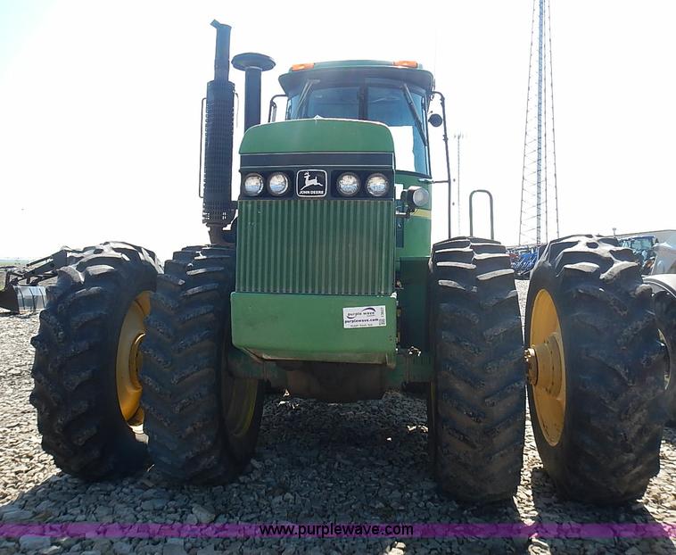 image for item I3627 1984 John Deere 8450 4WD tractor
