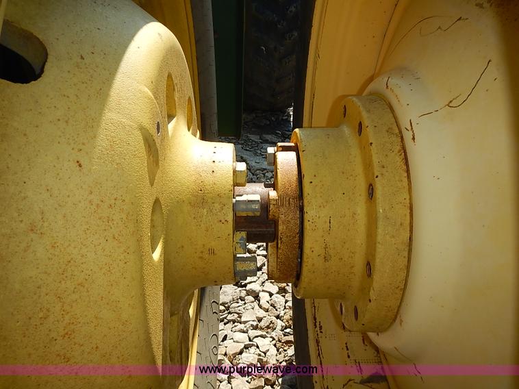 image for item I3627 1984 John Deere 8450 4WD tractor