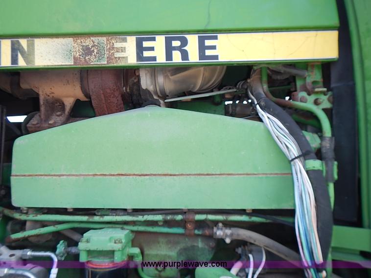 image for item I3627 1984 John Deere 8450 4WD tractor