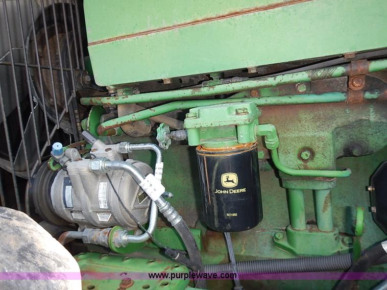 image for item I3627 1984 John Deere 8450 4WD tractor