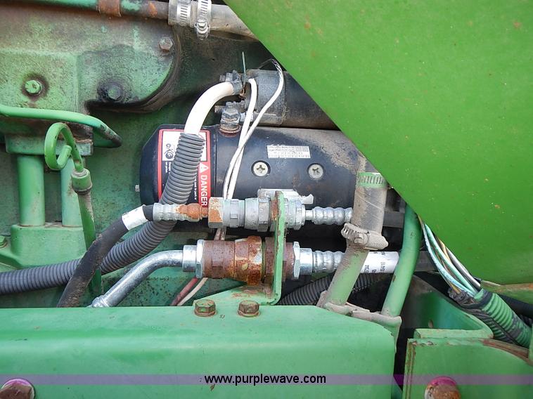 image for item I3627 1984 John Deere 8450 4WD tractor