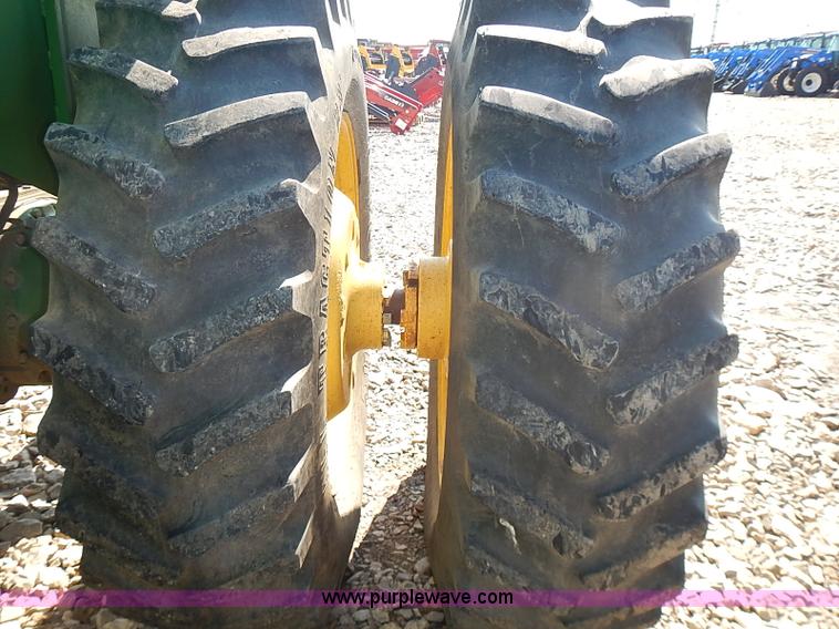 image for item I3627 1984 John Deere 8450 4WD tractor