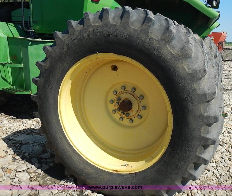 image for item I3627 1984 John Deere 8450 4WD tractor