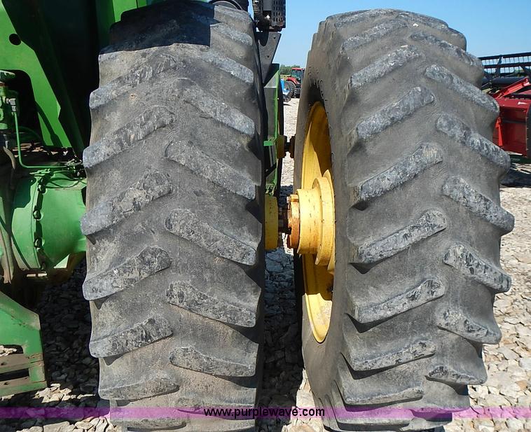 image for item I3627 1984 John Deere 8450 4WD tractor