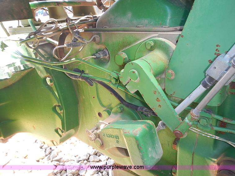 image for item I3627 1984 John Deere 8450 4WD tractor