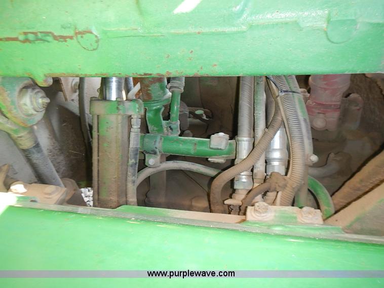 image for item I3627 1984 John Deere 8450 4WD tractor