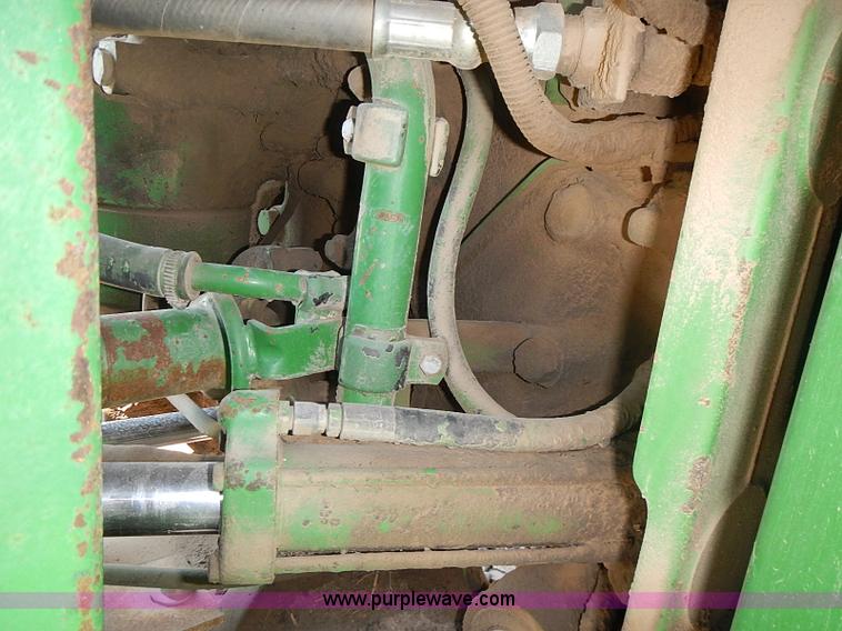 image for item I3627 1984 John Deere 8450 4WD tractor