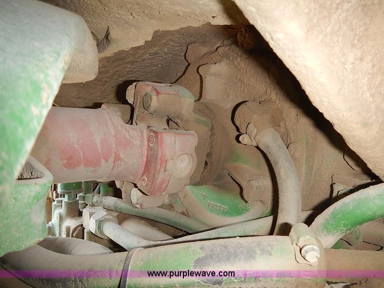 image for item I3627 1984 John Deere 8450 4WD tractor