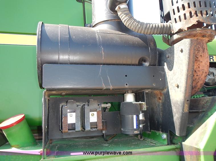 image for item I3627 1984 John Deere 8450 4WD tractor