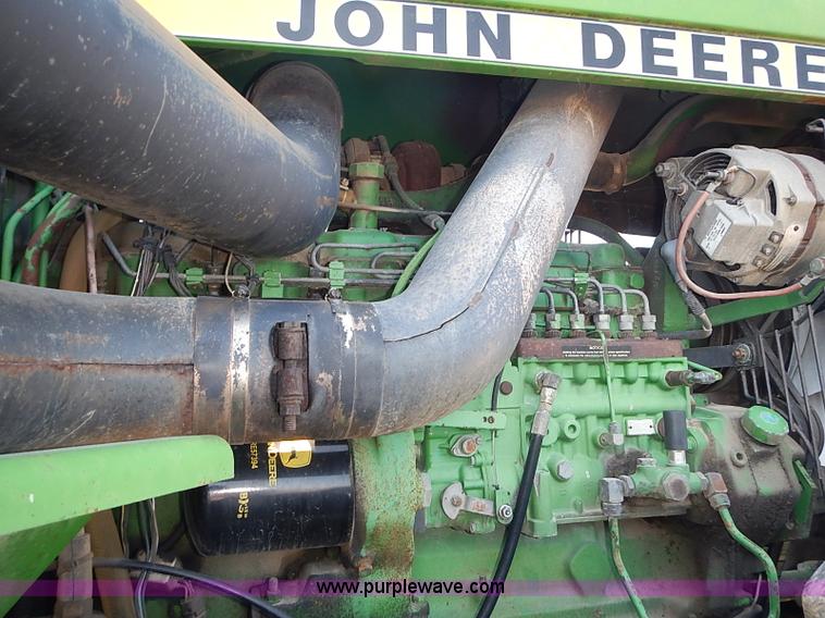 image for item I3627 1984 John Deere 8450 4WD tractor