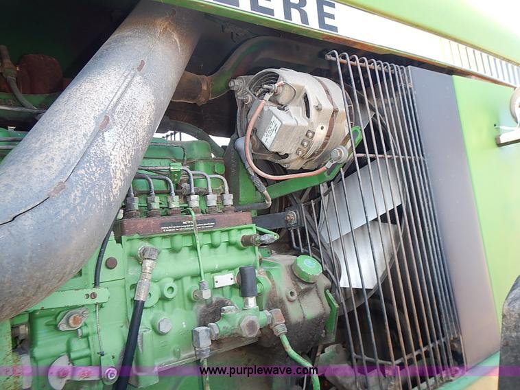 image for item I3627 1984 John Deere 8450 4WD tractor