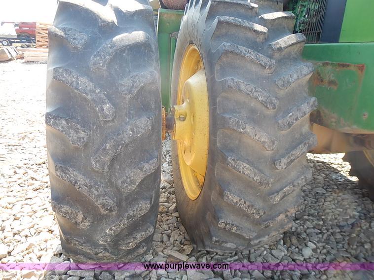 image for item I3627 1984 John Deere 8450 4WD tractor