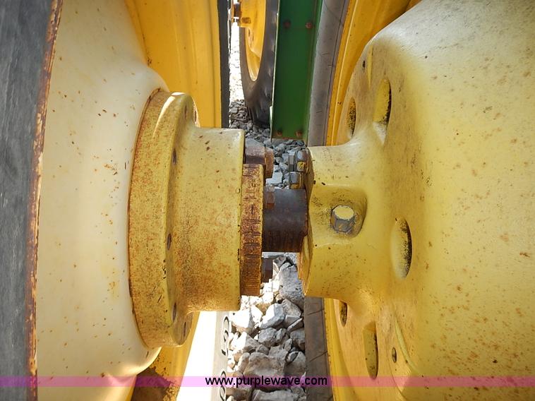 image for item I3627 1984 John Deere 8450 4WD tractor