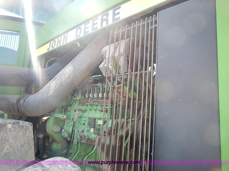image for item I3627 1984 John Deere 8450 4WD tractor