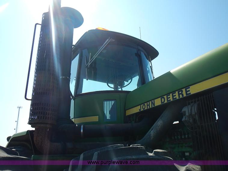 image for item I3627 1984 John Deere 8450 4WD tractor