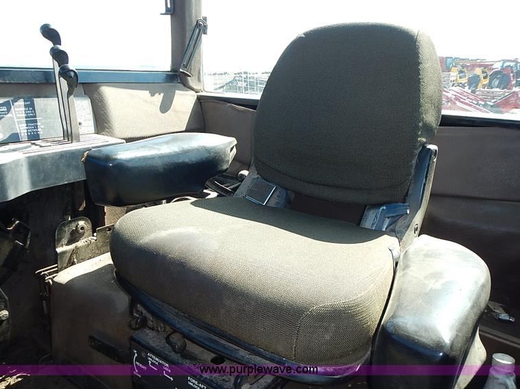 image for item I3627 1984 John Deere 8450 4WD tractor