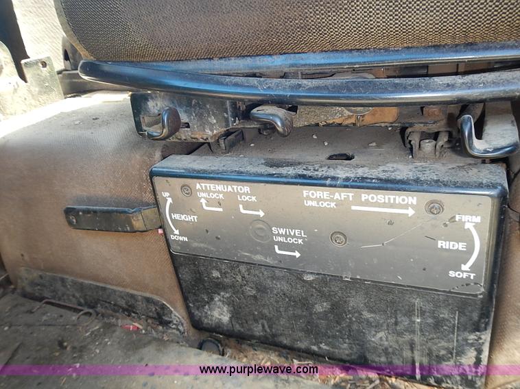 image for item I3627 1984 John Deere 8450 4WD tractor