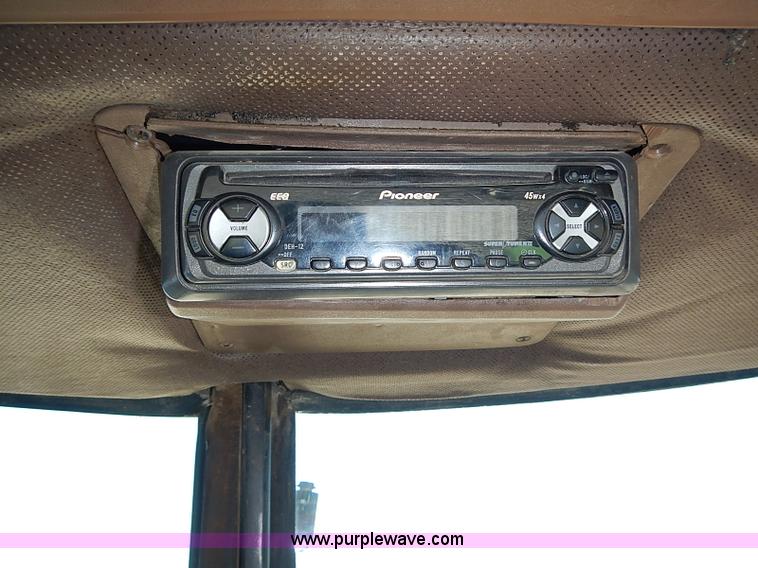 image for item I3627 1984 John Deere 8450 4WD tractor