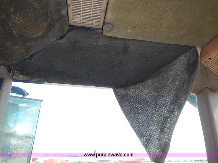 image for item I3627 1984 John Deere 8450 4WD tractor