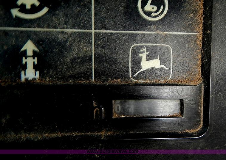 image for item I3627 1984 John Deere 8450 4WD tractor