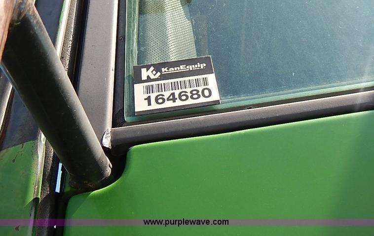 image for item I3627 1984 John Deere 8450 4WD tractor