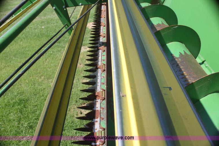 image for item I7374 1972 John Deere 6600 combine