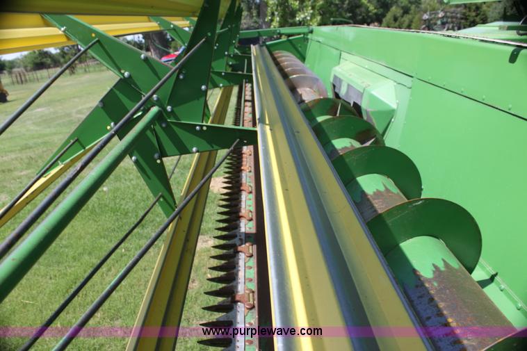 image for item I7374 1972 John Deere 6600 combine