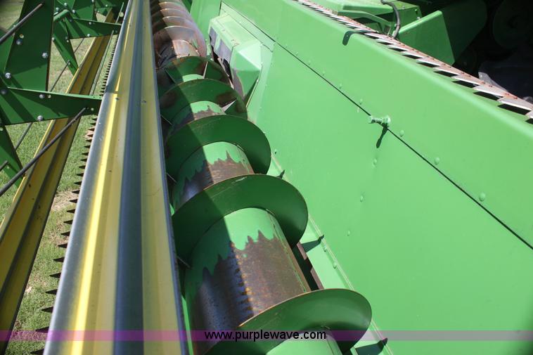 image for item I7374 1972 John Deere 6600 combine