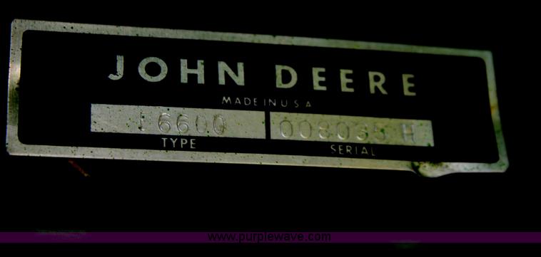 image for item I7374 1972 John Deere 6600 combine