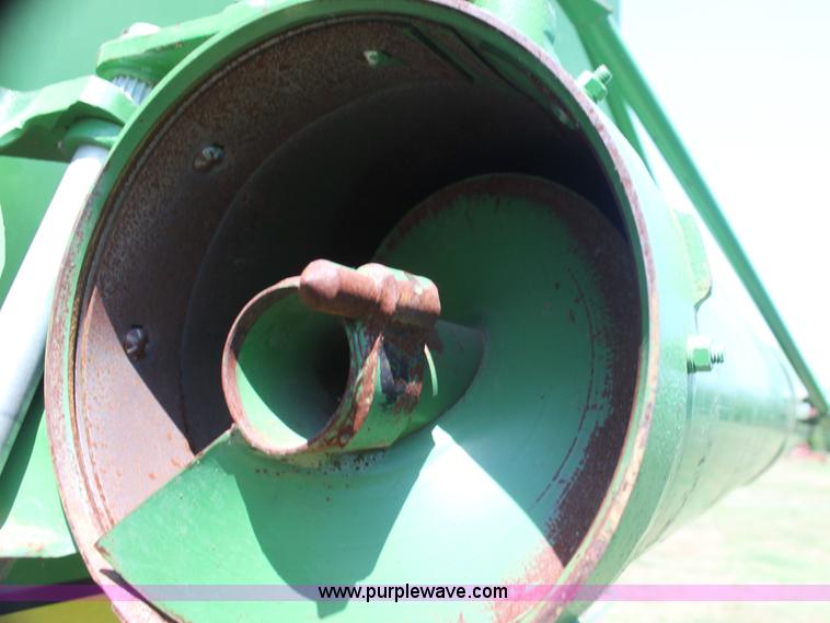 image for item I7374 1972 John Deere 6600 combine